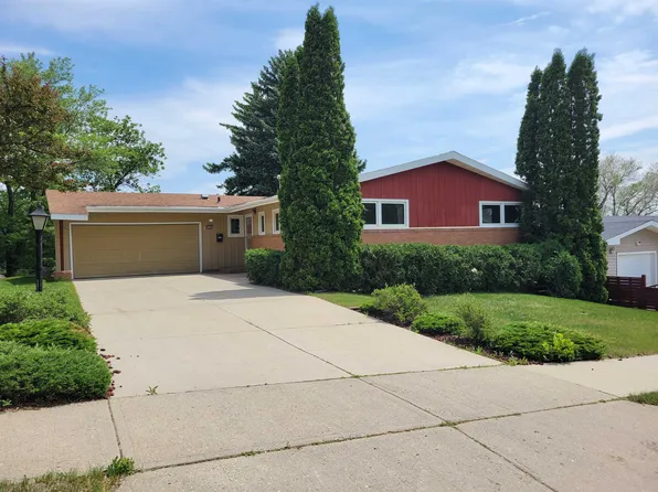 1000 21st St NW, Minot, ND 58703