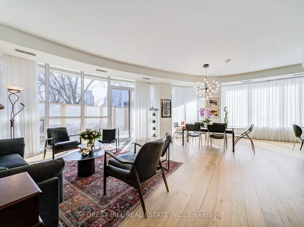 151 Avenue Rd #204, Toronto, ON M5R 0B8