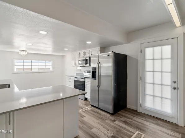 535 S ALMA SCHOOL Road #17, Mesa, AZ 85210