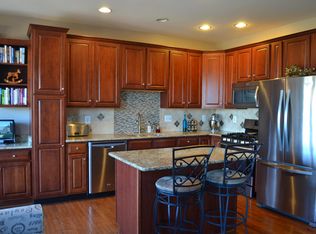 25242 Lyon Ter, Chantilly, VA 20152