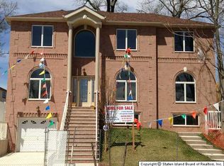 1460 Drumgoole Rd W, Staten Island, NY 10312