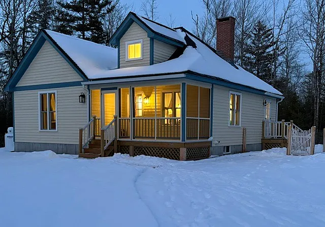 415 Spragues Falls Rd