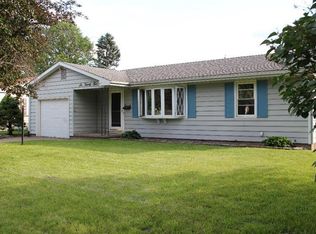 625 2nd Ave, Camanche, IA 52730