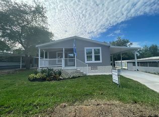 90 Barry Ct, Mount Dora, FL 32757