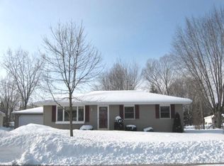 219 Lakeshore Dr, Hortonville, WI 54944