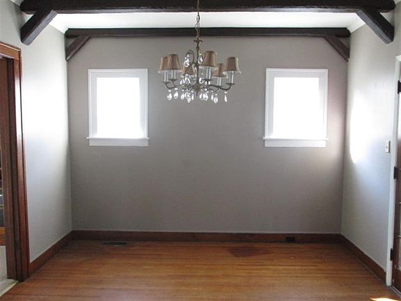 4th image of 1331 Bucklin St