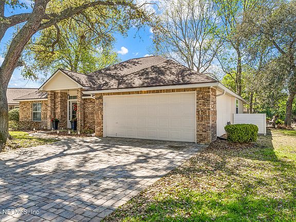 5th image of 1802 BLUE HERON Lane