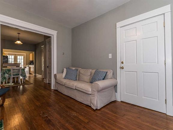 3rd image of 584 Delta Ave