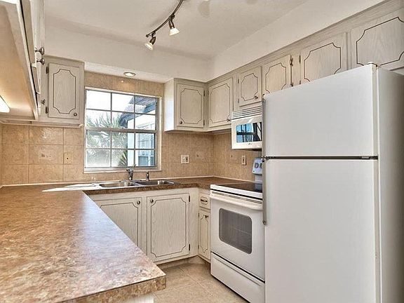 2nd image of 316 N Bayshore Blvd APT 202