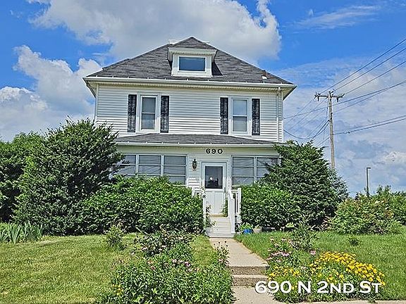 2nd image of 690 N 2nd St
