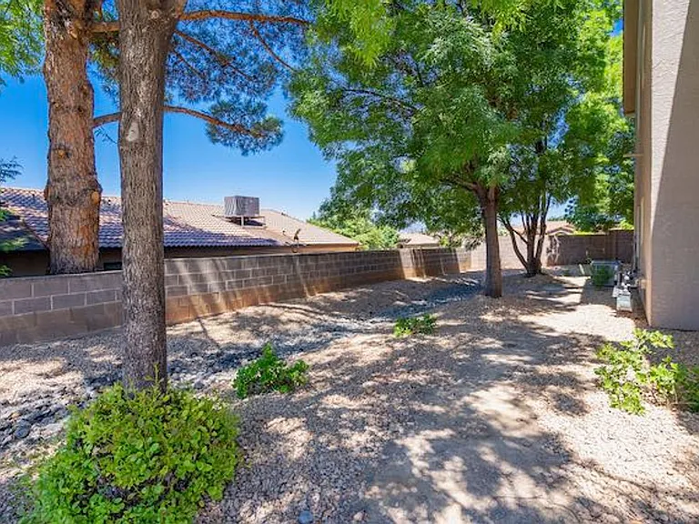 Valley View Condos — Photo 4