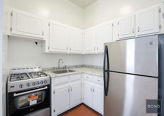 4th image of 310 W 80th St APT 4C