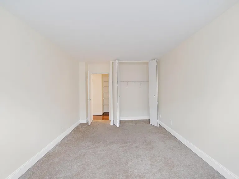 Kent Farm Apartment Homes — Photo 15