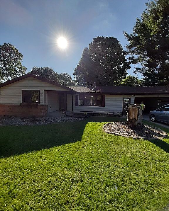 1st image of 13 Greenway Dr