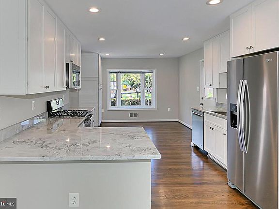 2nd image of 8511 Frost Way