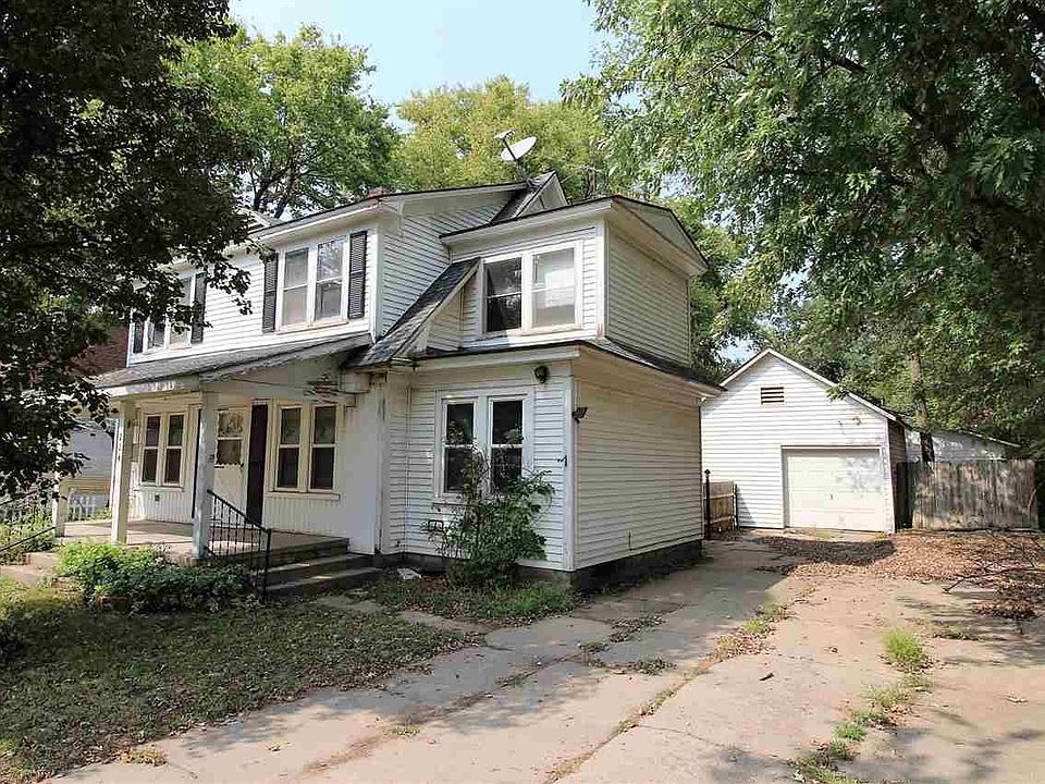1st image of 224 W 15th Ave