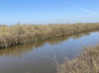 1215 4th St, Gilchrist, TX 77617