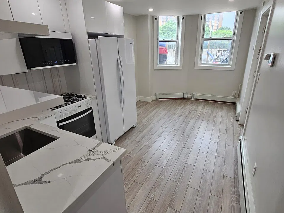 66 Bevan St #2