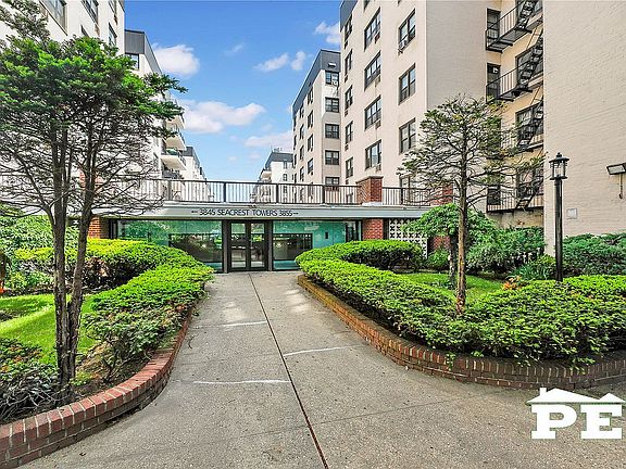 2nd image of 3855 Shore Pkwy APT 2L