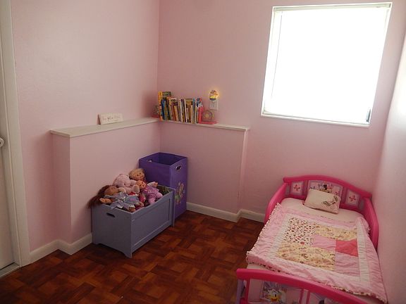 4th image of 885 Iris Dr