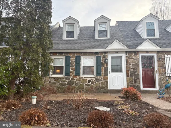 884 Woodlawn Ave, Phoenixville, PA 19460