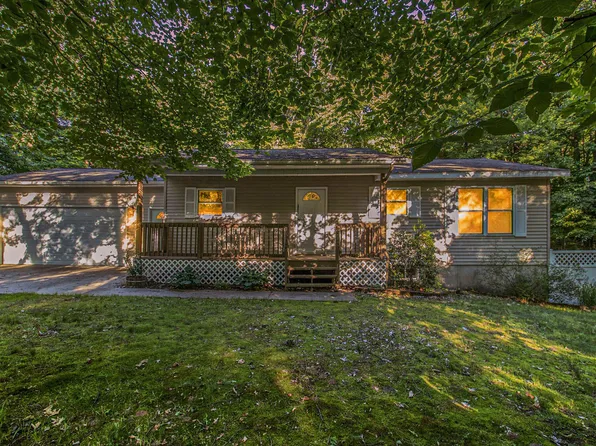 9581 Blackhawk Trl, Howard City, MI 49329