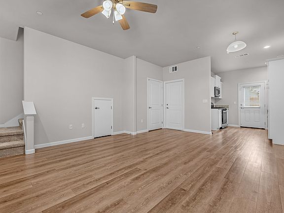 5th image of 410 S Summit Dr #102