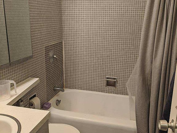 5th image of 3600 N Lake Shore Dr APT 717