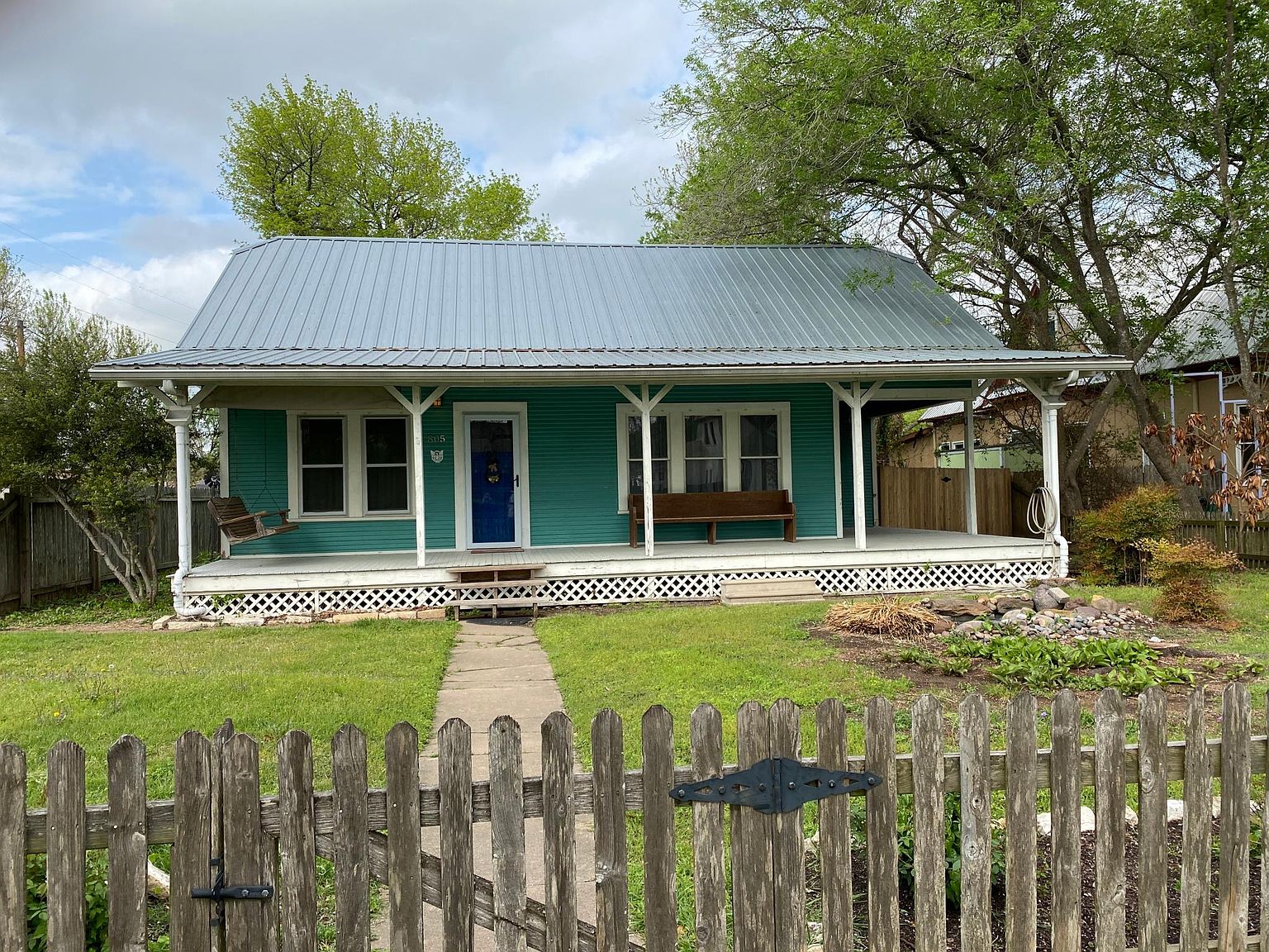 805 N Main St, Elgin, TX 78621 Zillow