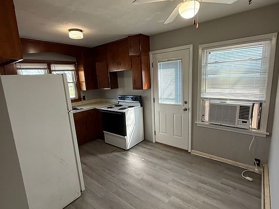 5th image of 215 McCormack St #A