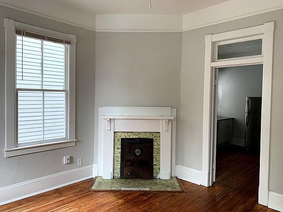 4th image of 219 W 31st St #A