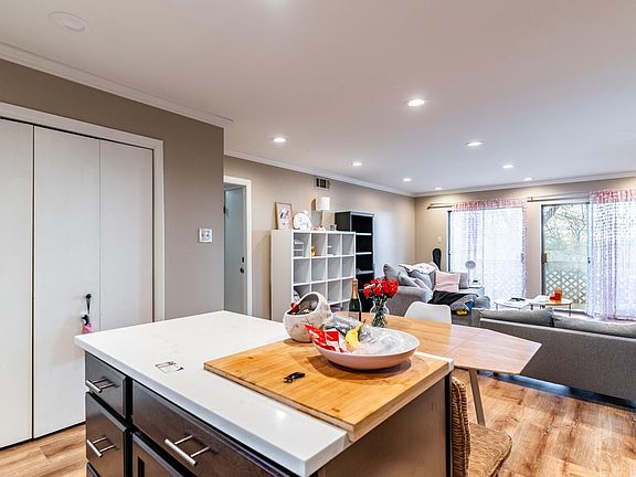 3rd image of 1201 N Pierce St APT 18