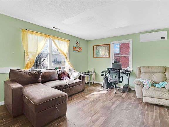 5th image of 540-540 Union St #542