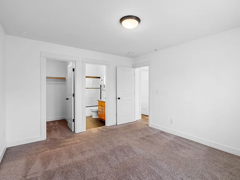 SE 79th Ave — Photo 18