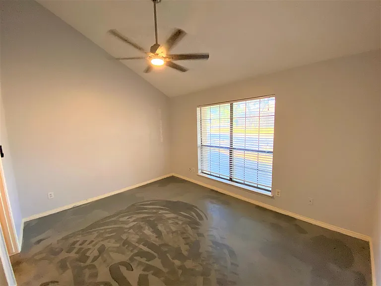 221 Hood St — Photo 29