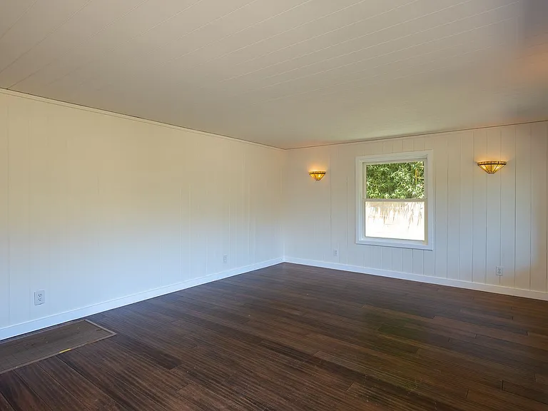 8111 Santa Ana Rd — Photo 9
