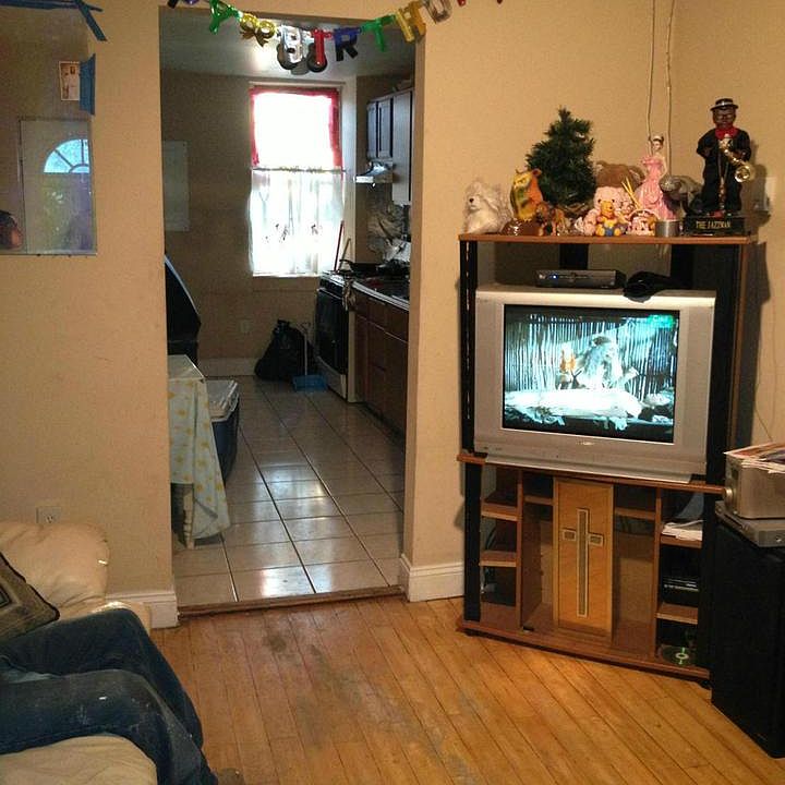 2nd image of 220 N Montford Ave