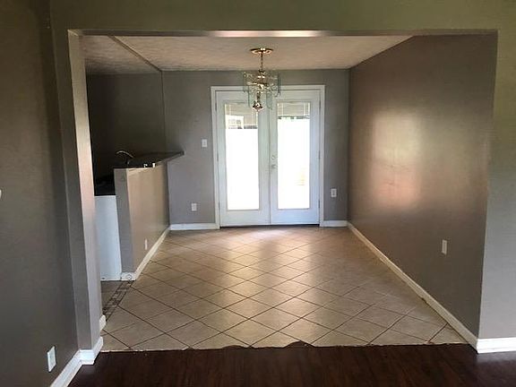 5th image of 748 E Beaver Creek Dr