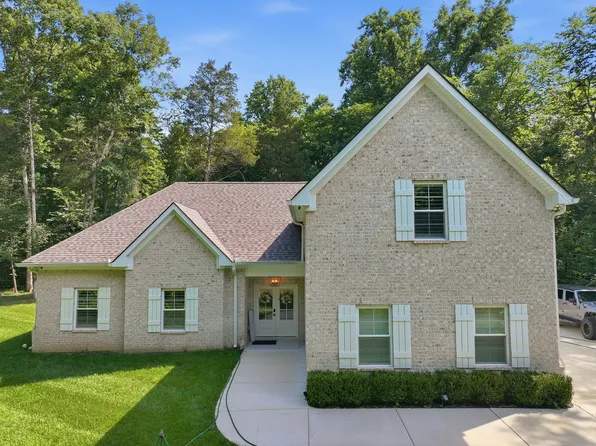 1304 Summer Station Dr, Chapel Hill, TN 37034