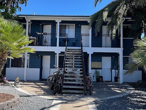 4th image of 2055 Bacon St