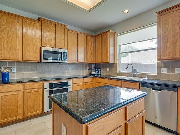 5th image of 3841 Birchmont Dr