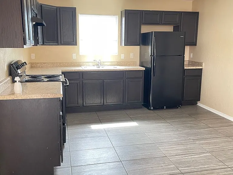 512 Center Way — Photo 17
