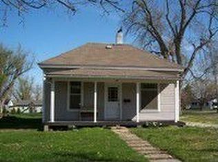 200 Cherokee Ave, Hiawatha, KS 66434