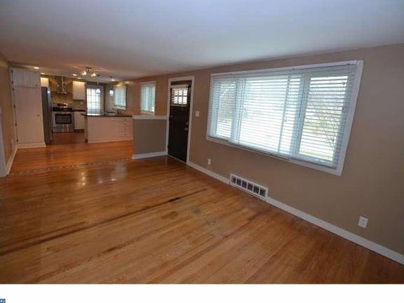 4th image of 2118 Faulkland Rd