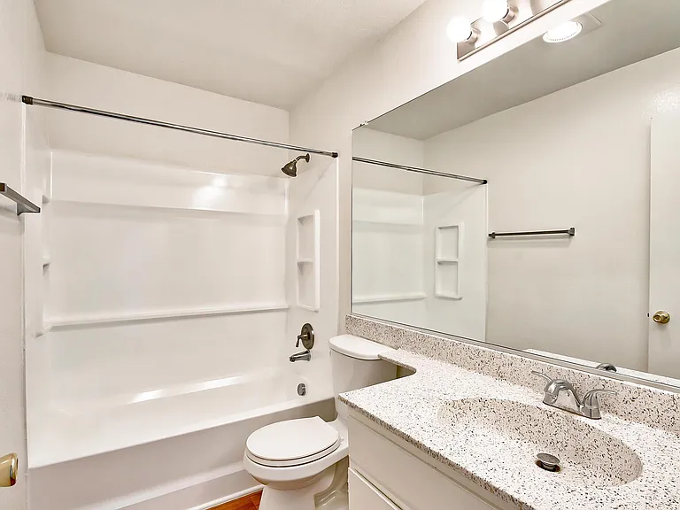 Park Center Place Apartments — Photo 20