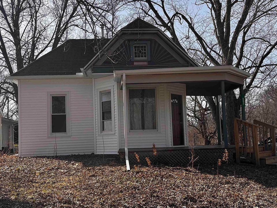 1st image of 502 E 1st St