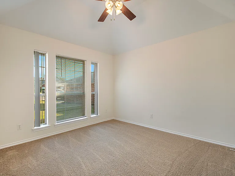 11909 Rhulen Ct — Photo 13