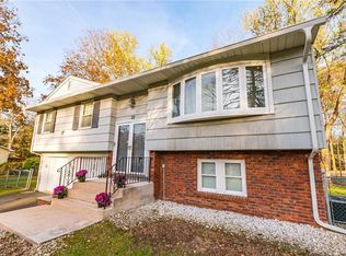 22 N Cheryl St, Chestnut Ridge, NY 10977