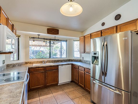 5th image of 5821 N Edenbrook Ln