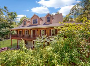 134 Willow Dell Dr, Dingmans Ferry, PA 18328